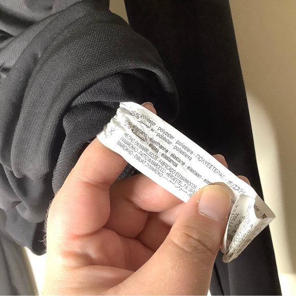 < Zara Black Long Sleeve Ruched Crop Top > - Picture 4 of 5